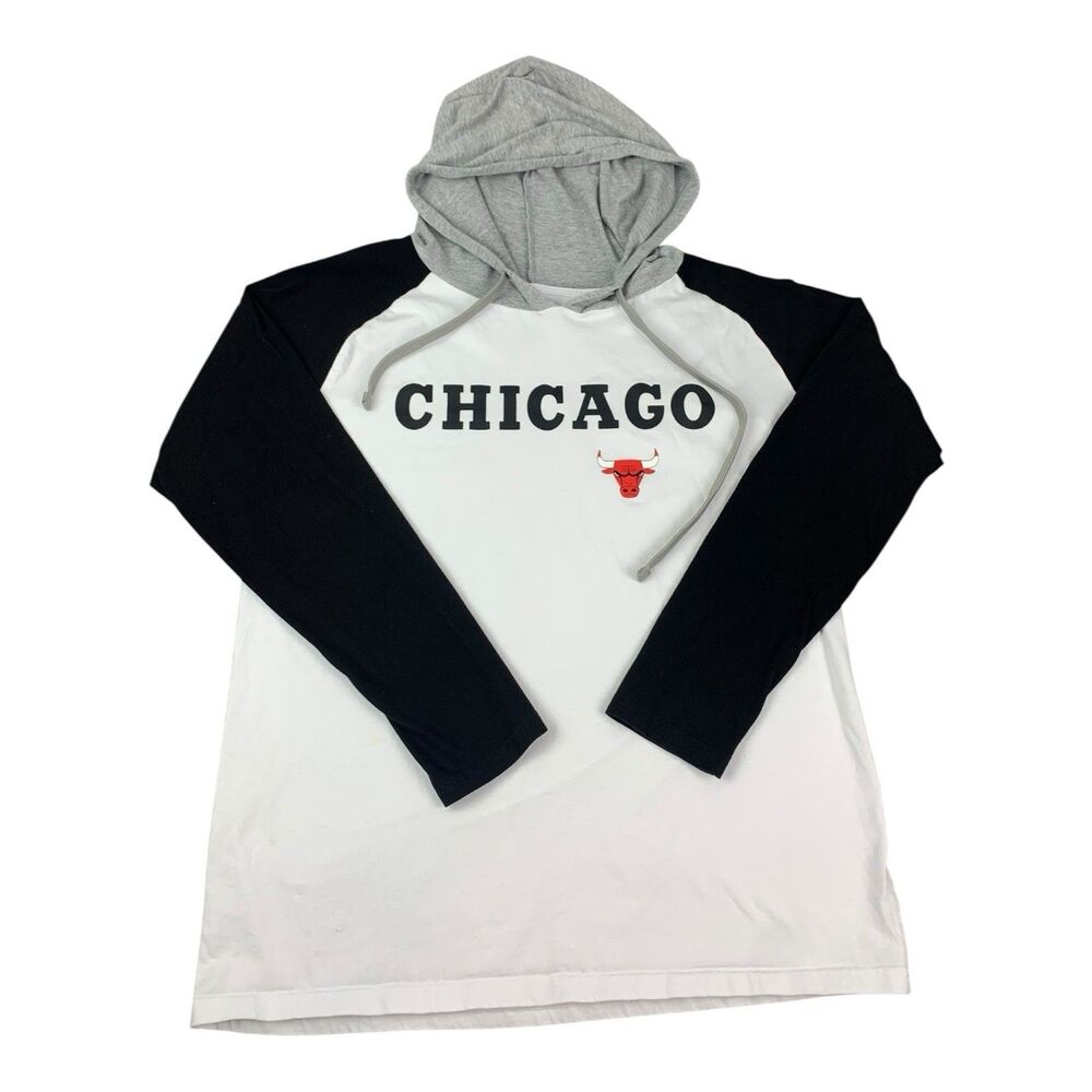 Chicago Bulls Mens Pullover Hoodie Top, Stadium Essentials, Size Large